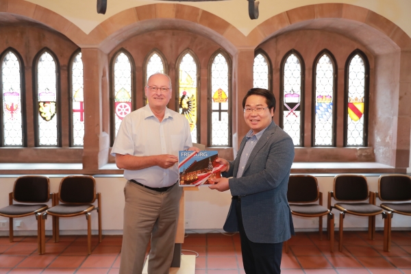 프라이부르크 구청사 방문