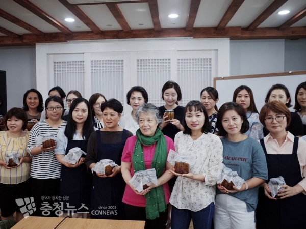 aT, 결혼이주여성 전통음식 만들기 체험행사 개최
