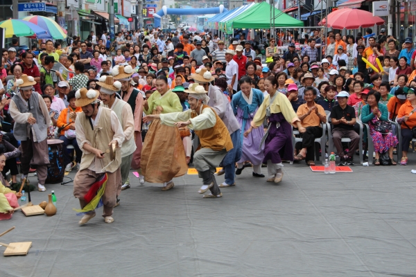 도시락 마당극 공연 장면