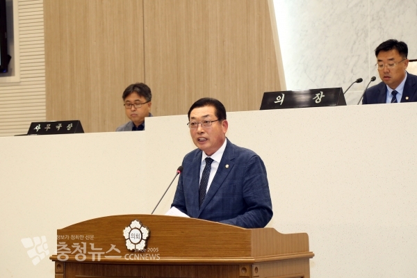 5분 발언하는 김명진 당진시의회 의원 / 충청뉴스 최형순 기자