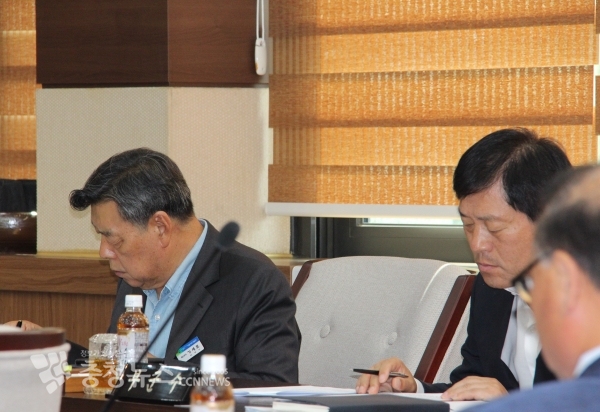 왼쪽부터 가세로 태안군수, 허재권 부군수