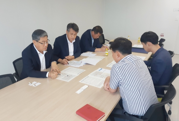 장순환 건설도시국장은 19일 한국도로공사 본사에서 관계자를 만나 대산~당진 고속도로 노선에 대산나들목(IC)을 설치해 줄 것 건의