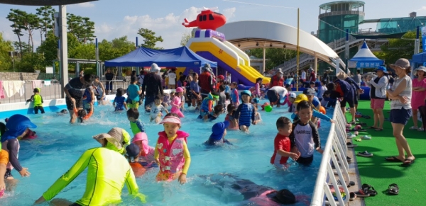 지난 2018 관평동 물놀이장