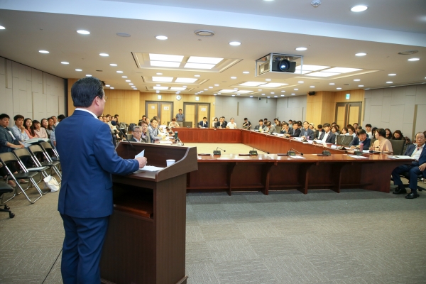 김홍장 당진시장, 국가와 지역의 지속가능발전 이행 국회토론회 발표