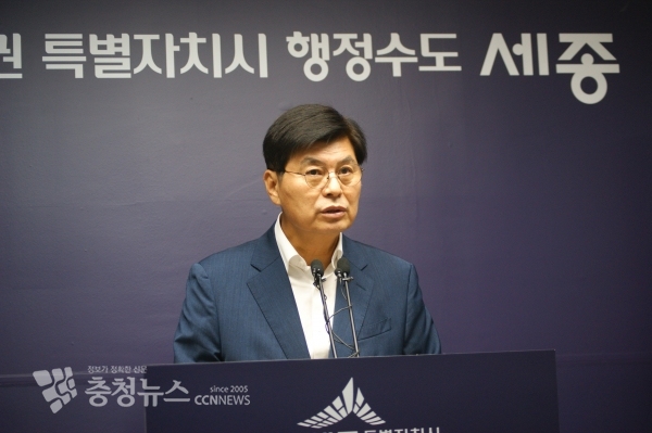 답변하는 이춘희 세종시장 / 충청뉴스 최형순 기자