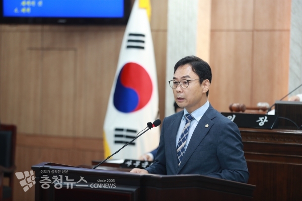 5분 발언하는 홍성군의회 문병오 의원 / 충청뉴스 최형순 기자