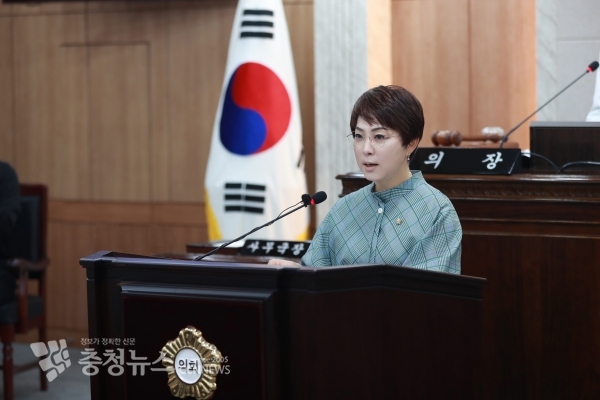 5분 발언하는 홍성군의회 김