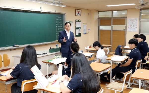 설동호 교육감,  대전노은고 현장 방문 수험생 격려
