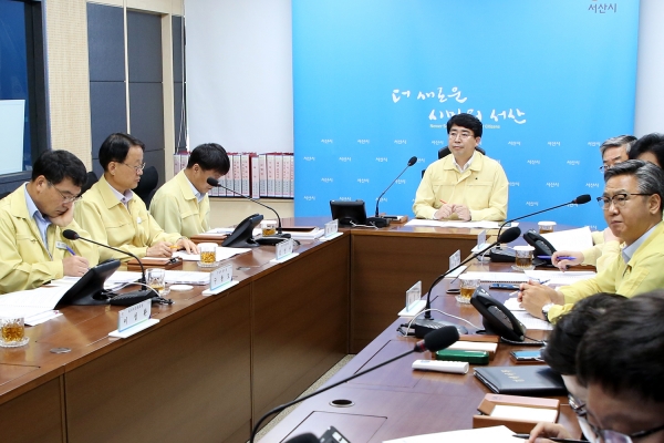 일본의 수출규제조치 및 화이트리스트 배제에 따른 상황 진단 및 대책 마련을 위한 긴급회의 모습