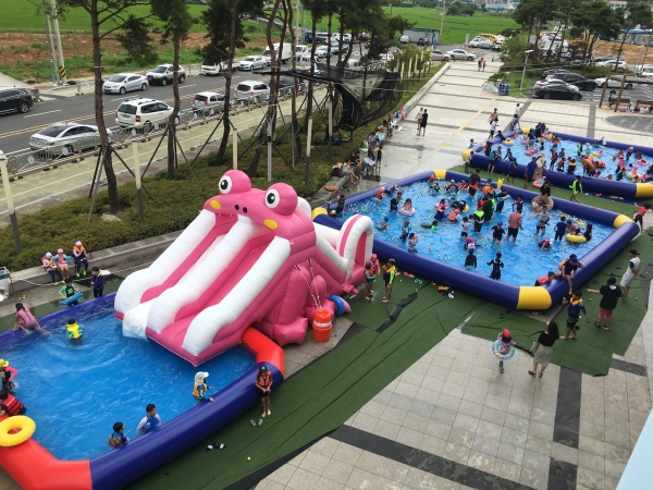 어린이 팝업 물놀이장