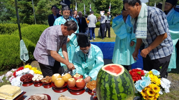 홍성군 광복절_금마면 추모제향 진행