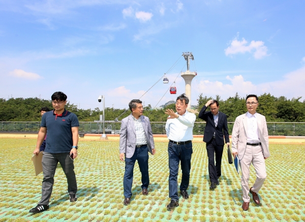 목포 해상케이블카 공사현장을 찾은 가세로 군수 모습.