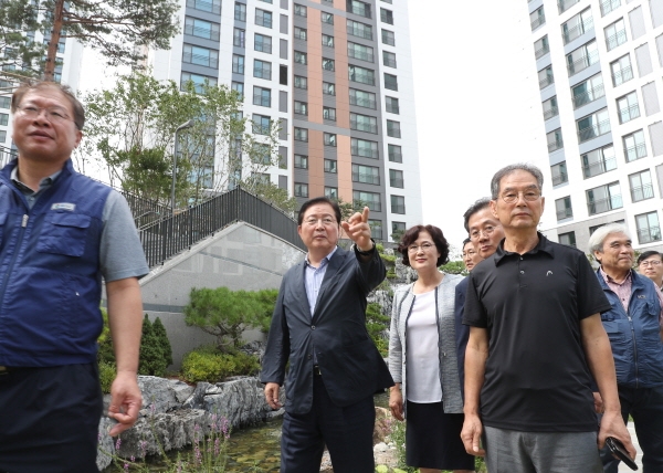 복수자이아파트 현장방문한 장종태 청장