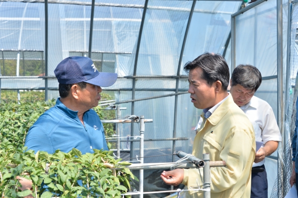 박정현 군수 은산면 민생방문 장면