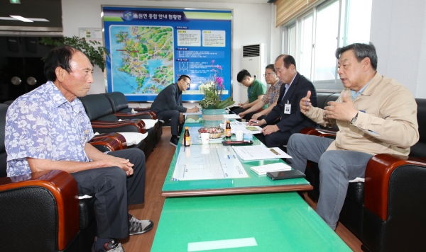 지난 27일 소원면에서 열린 ‘현장 군수실’ 모습.