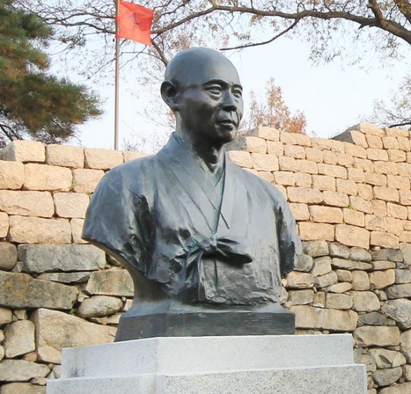 홍주읍성에 있는 한용운 흉상