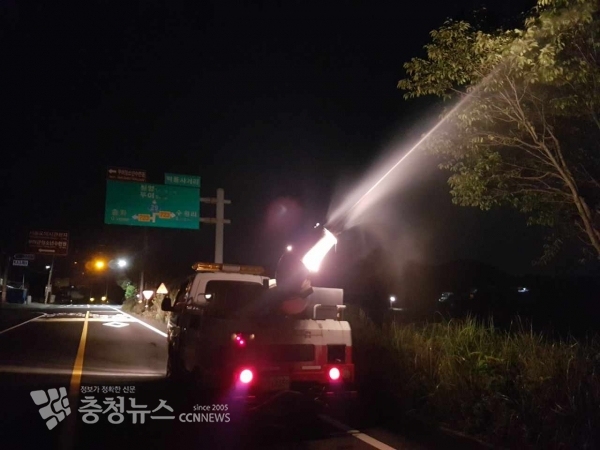 돌발해충 방제 장면