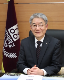 상명대 13대 총장 백웅기.