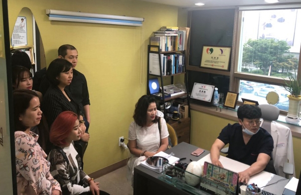베트남하노이 미용협회 관계자 팸투어 진행 모습