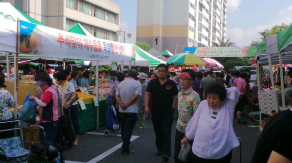 전년도 추석장터 전경