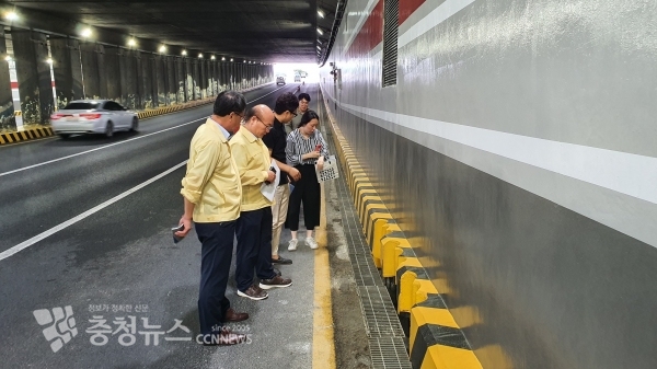 태풍 ‘링링’ 북상 대비 현장점검에 나선 박월훈 시 시민안전실장.