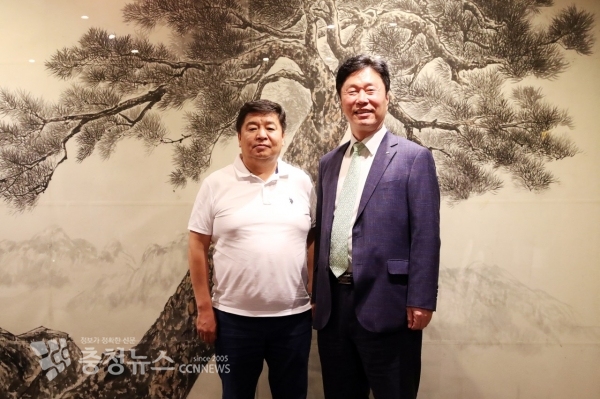 몽골 철도공사 셍겔 볼트 사장(왼쪽)