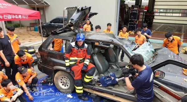 유압장비·에어백 활용 구조기법 특별훈련 / 충청뉴스 최형순 기자