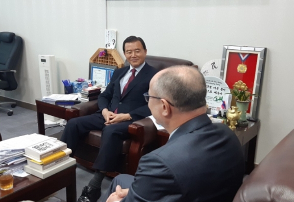 홍문표 의원, 드라가노프 주한 불가리아 대사 면담