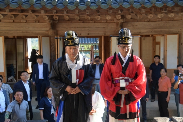 협약 체결 이후 콩추이장을 비롯한 지역 유학자들은 노성 궐리사를 방문해 고유제를 지내고 공자성상에 참배를 드리는 시간가져