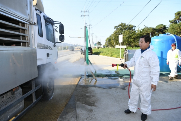 황선봉 군수 방역 현장 긴급점검 모습