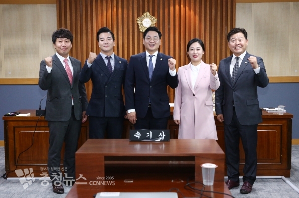 대전 서구의회 청년특위 구성. (왼쪽부터) 최규, 강정수, 김신웅, 서다운, 조성호 의원