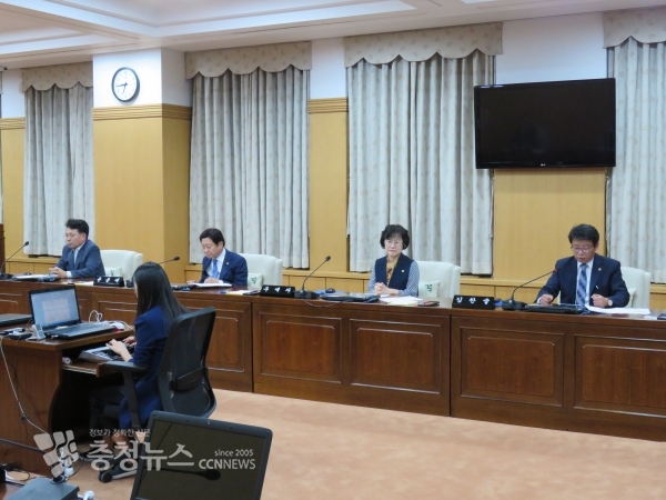 (왼쪽부터) 오광영, 윤용대, 우애자, 김찬술 도시철도공사 인사청문위원