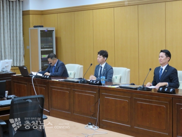 (왼쪽부터) 구본환, 우승호, 권중순 도시철도공사 사장 인사청문위원