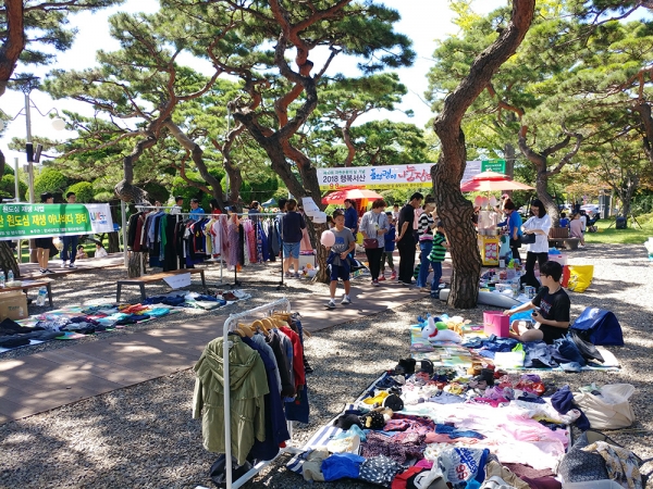 지난해 풀뿌랭이 나눔장터 모습