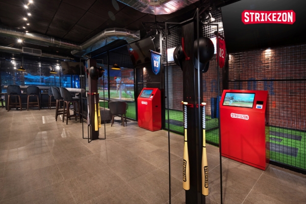 스트라이크존이 입점되어 있는 멕시코 몬테레이 매장 전경