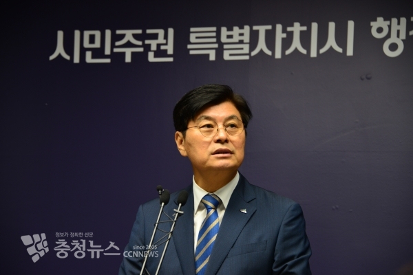 답변하는 이춘희 세종시장 / 충청뉴스 최형순 기자