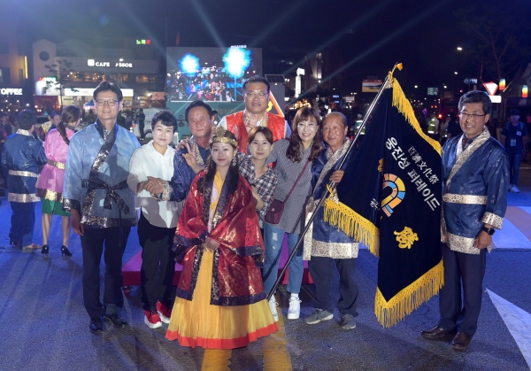 백제문화제 웅진성 퍼레이드에 참여한 김정섭 공주시장