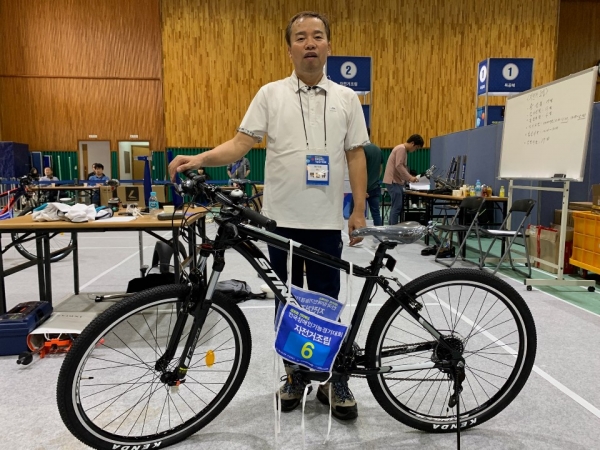 자전거조립 백민규(은메달)