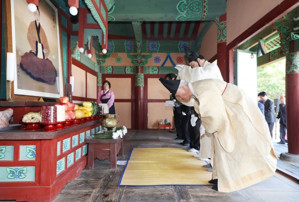 11일 오전 오천면 정절사에서 백제시대 열녀의 표상이자, 정절의 상징인 도미부인의 경모제를 거행했다
