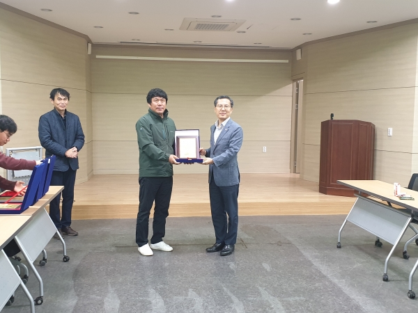 한국광해관리공단 충청지사, 충북 단양군 적성면 대가리 주민들로부터 감사패 받아