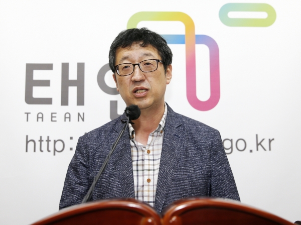 허종일 보건의료원장 정례브리핑 모습