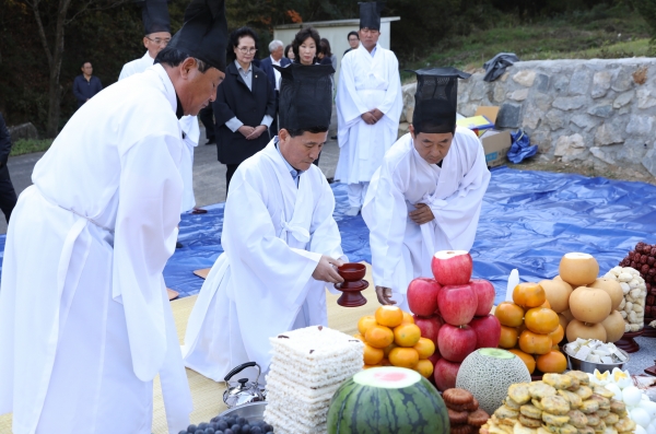 정명각 제례행사 무연고 위령제 개최 모습