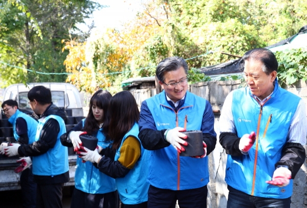 유성구행복누리재단, 대덕연구개발특구진흥재단과 연탄나눔 활동 펼쳐