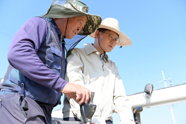 김정섭 시장 벼베기 일손지원 관련 사진