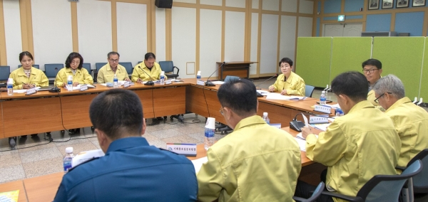 28일 구청 중회의실에서 ‘2019년 재난대응 안전한국훈련’의 일환으로 대형화재 대응 합동 토론훈련을 실시했다. 참석자 모습