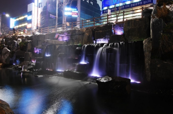 목척교 벽면분수