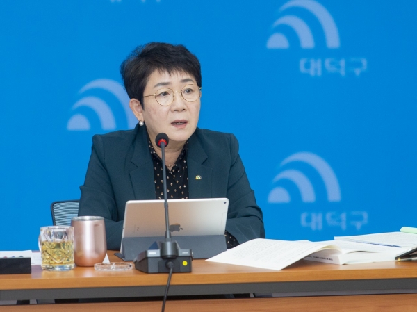 박정현 대덕구청장이 30일 구청 중회의실에서 2020년도 주요업무계획 보고회를 주재했다.