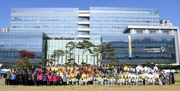 재난대응안전한국훈련 현장종합훈련 진행 후 단체사진 모습