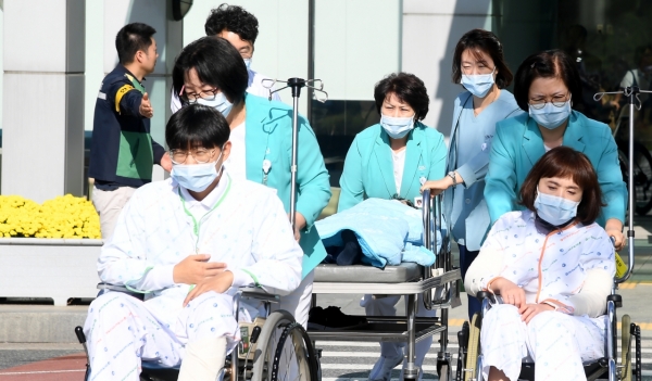 충남대학교병원 관절염․재활센터에서 대형화재 붕괴사고 발생 가정,재난대응안전한국훈련 현장종합훈련 모습