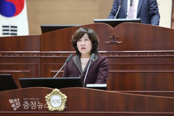 시정질문 하는 안미희 천안시의회 의원